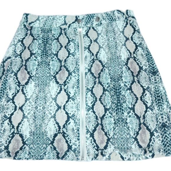 Altar'd State Dresses & Skirts - Altard State Mini Skirt Medium Junior Snake Skin Animal Print Y2k Vibe Full Zip